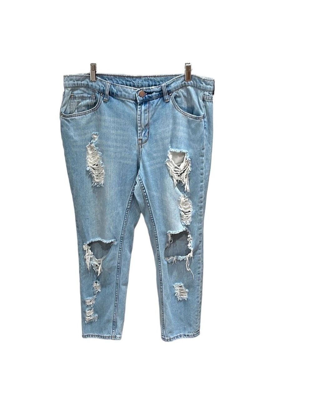 BDG Distressed Ripped Slim Boyfriend Jeans SZ 31